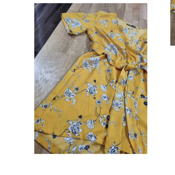 Boohoo size 12 mustard yellow floral jumpsuit - Picture 3 of 6